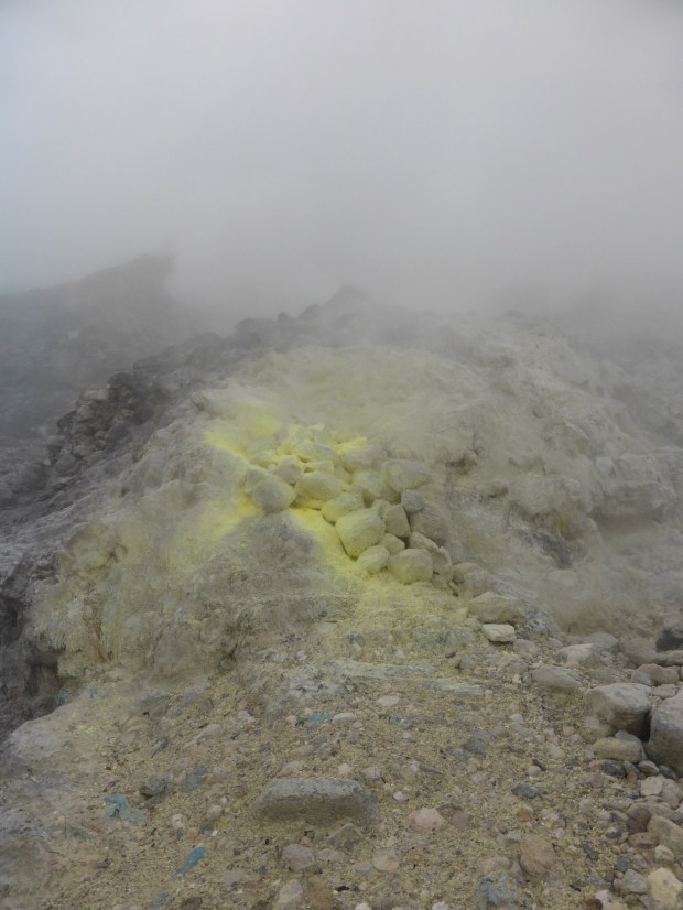 Zwaveldampen Berastagi